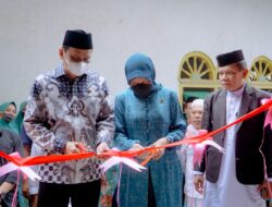 Bupati Barru  Bersama Ibu Ketua TP.PKK drg.Hj.Hasnah Syam, MARS Resmikan Masjid Ilmal Yaqien Maddo