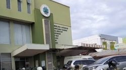 Perjuangan Ibu dan Anak Tembus Banjir Muara Wahau, RS Medika Sangatta Beri Pelayanan Humanis