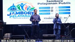 Jambore Pelayanan Publik Bulukumba Berlanjut di Bontotiro, MUH.ALQADRI NASUTION,S.I.Kom bersama Darmawati Anwar, S.Sos, M.Sos Pandu Kemeriahan di Lapangan Batang
